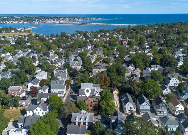 Property at 17 Lincoln St, Newport, RI 02840, 9 beds, 4 baths
