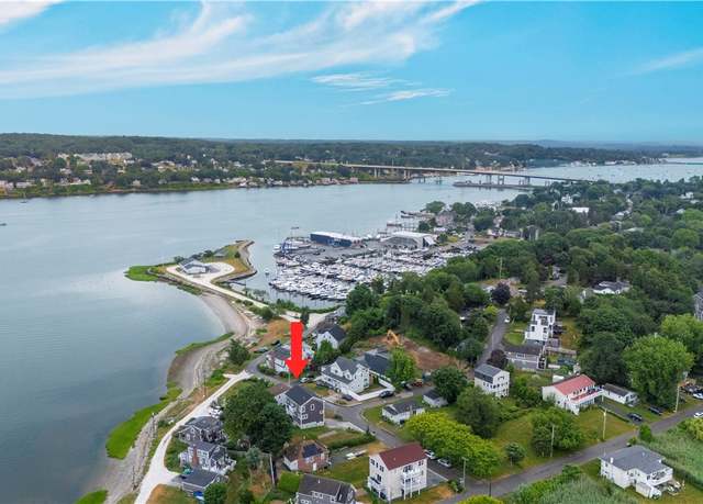 Property at 18 North Water St, Portsmouth, RI 02871, 2 beds, 2.5 baths