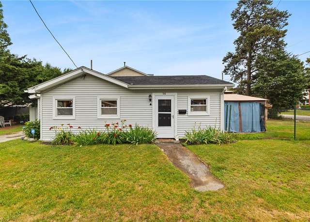 Property at 94 Sabin St, Warwick, RI 02888, 2 beds, 1 bath
