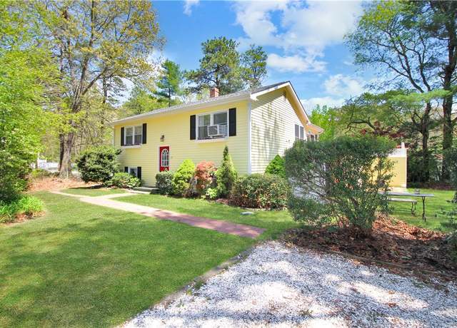 Property at 119 Hemlock Rd, South Kingstown, RI 02879, 3 beds, 2 baths