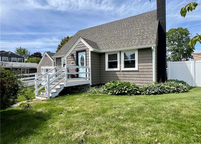 Property at 25 Oriole Ave, Cranston, RI 02920, 2 beds, 1.5 baths