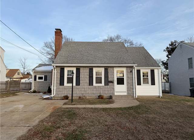 Property at 151 Ausdale Rd, Cranston, RI 02910, 4 beds, 2.5 baths