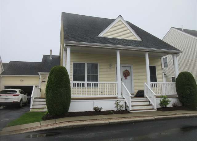 Property at 236 Cheshire Dr #236, Cranston, RI 02921, 2 beds, 2.5 baths