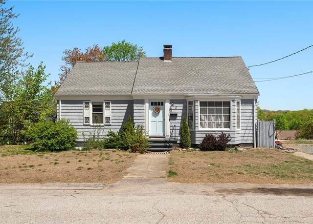 Property at 2 Notre Dame St, Coventry, RI 02816, 3 beds, 1 bath