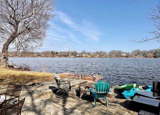 Property at 462 Lake Shore Dr, Warwick, RI 02889, 3 beds, 2 baths