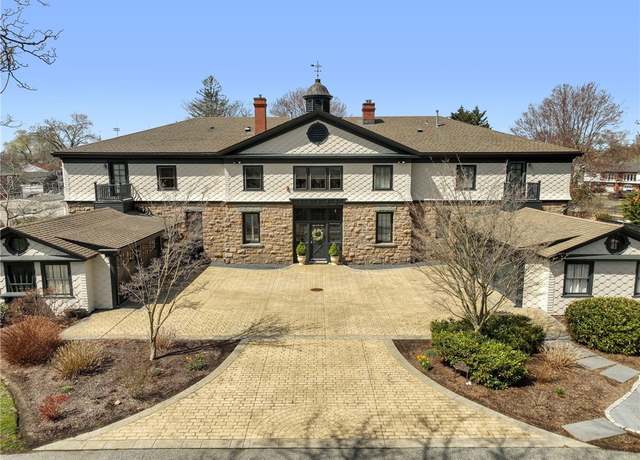 Property at 8 Annandale Rd #2, Newport, RI 02840, 3 beds, 2 baths