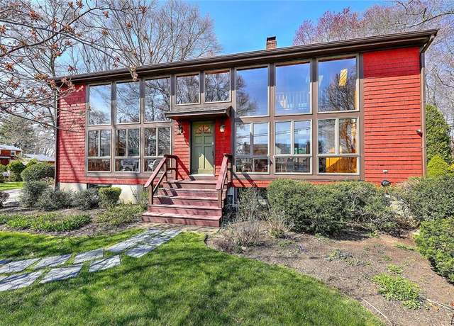 Property at 3 Katie Dr, Warren, RI 02885, 3 beds, 2.5 baths