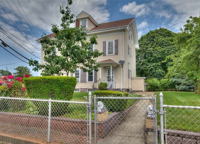 Property at 3 Smithfield Ave, Pawtucket, RI 02860, 4 beds, 2 baths