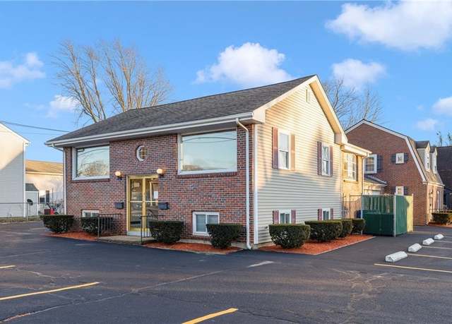 Property at 188 Airport Rd, Warwick, RI 02889, 2 beds, 5.5 baths