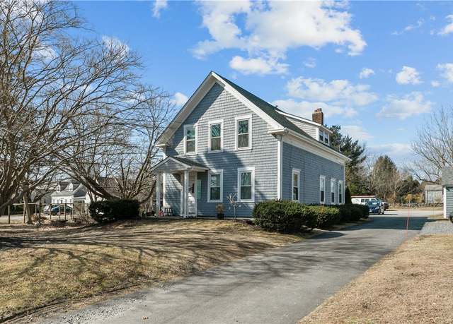 Property at 2014 2016 E Main Rd, Portsmouth, RI 02871, 6 beds, 3 baths