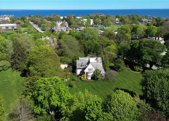 Property at 14 Leroy Ave, Newport, RI 02840, 3 beds, 3.5 baths