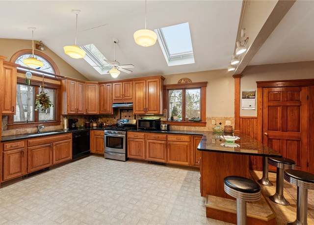 Property at 197 Avenue C, Woonsocket, RI 02895, 3 beds, 2 baths