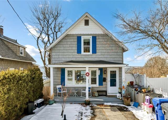 Property at 19 Jackson Ave, East Providence, RI 02915, 2 beds, 2 baths