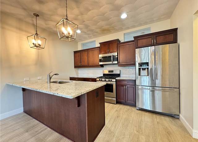 Property at 15 Morningside Dr, North Kingstown, RI 02852, 2 beds, 2.5 baths