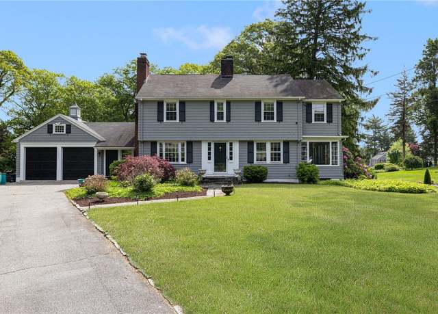 Property at 2 Carvin Ct, Warwick, RI 02886, 3 beds, 2.5 baths