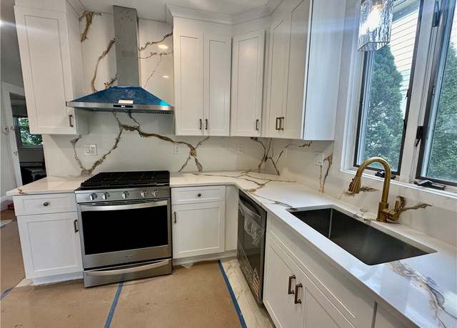 Property at 141 Elton St, Providence, RI 02906, 6 beds, 2.5 baths