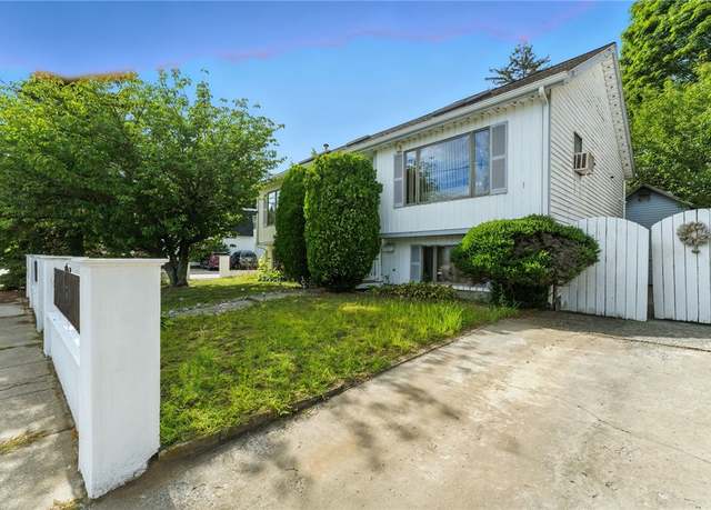 Property at 26 Bowles Ct, Pawtucket, RI 02860, 3 beds, 3 baths