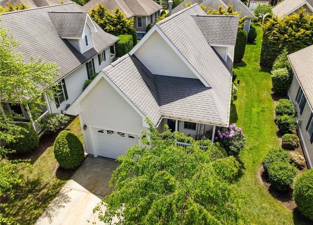 Property at 10 Kristin Ct, Coventry, RI 02816, 2 beds, 1.5 baths