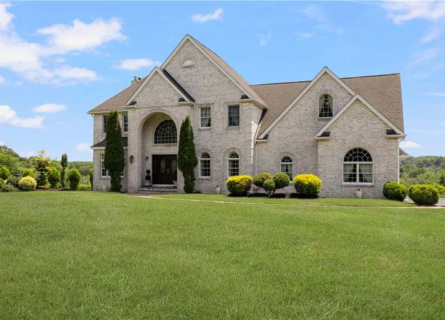 Property at 385 Scott Rd, Cumberland, RI 02864, 4 beds, 3.5 baths