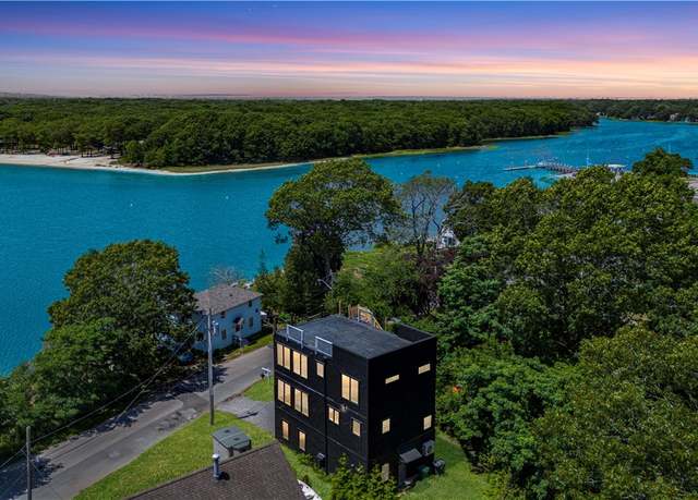 Property at 388 Sea View Dr, Warwick, RI 02889, 2 beds, 3 baths