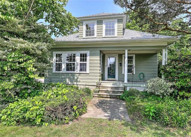 Property at 129 Ash St, Warwick, RI 02888, 4 beds, 1 bath