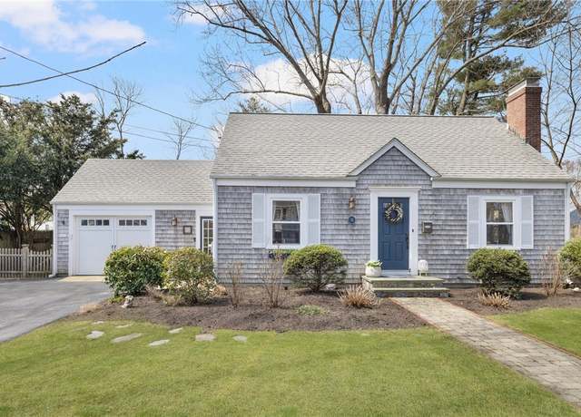 Property at 13 Roberta Dr, Barrington, RI 02806, 3 beds, 2 baths