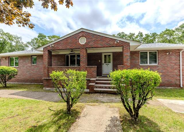 Property at 10 Lantern Rd, Smithfield, RI 02917, 4 beds, 2.5 baths