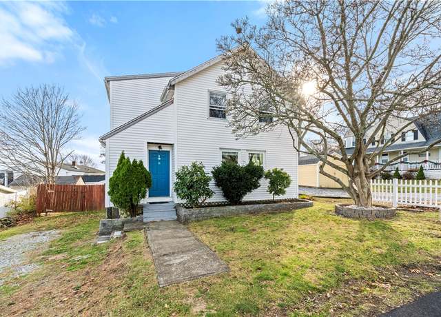 Property at 32 Surf Ave, Warwick, RI 02889, 3 beds, 1 bath