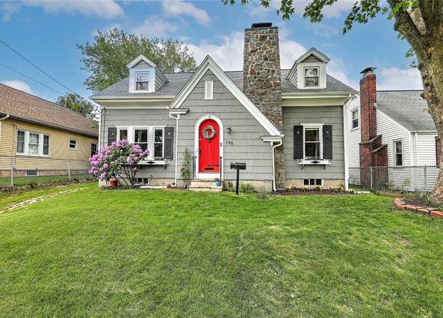 Property at 796 Pontiac Ave, Cranston, RI 02910, 3 beds, 2.5 baths