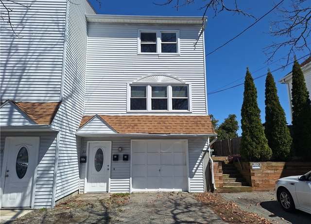 Property at 33 Yorkshire St Unit C, Providence, RI 02908, 3 beds, 1.5 baths