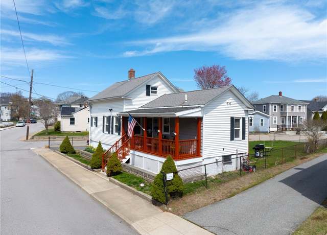 Property at 27 Pond St, West Warwick, RI 02893, 3 beds, 1 bath