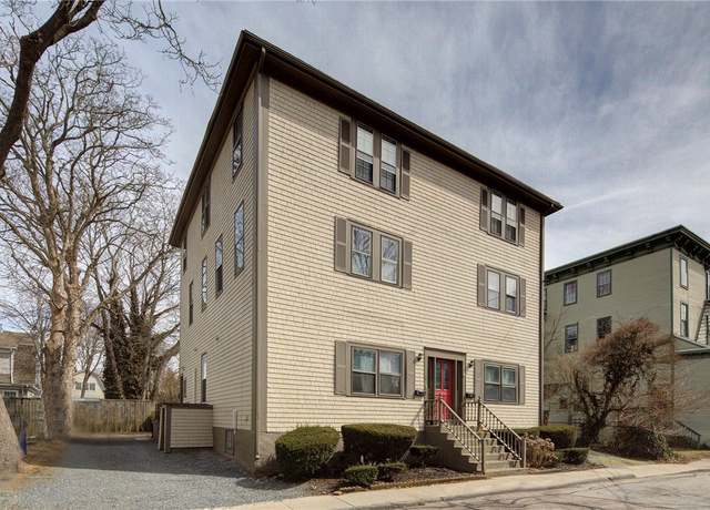 Property at 26 Brinley St #2, Newport, RI 02840, 2 beds, 1 bath