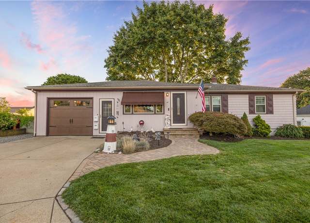 Property at 41 Yeoman Ave, Cranston, RI 02920, 5 beds, 2 baths