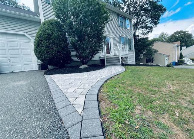 Property at 20 Canton Ct, Cranston, RI 02921, 3 beds, 3.5 baths