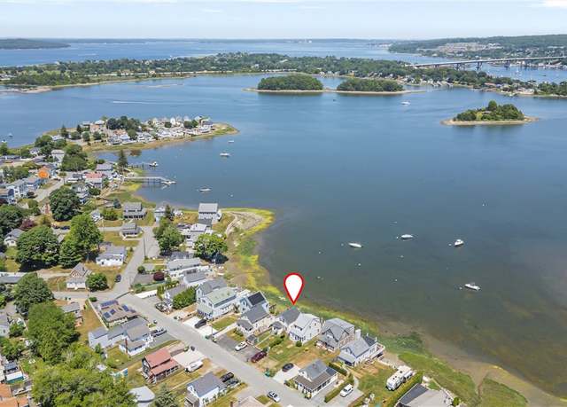 Property at 45 Cedar Ave, Portsmouth, RI 02871, 2 beds, 1 bath