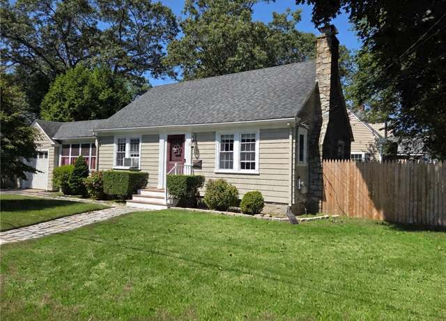 Property at 173 Trinity St, Warwick, RI 02886, 3 beds, 1 bath
