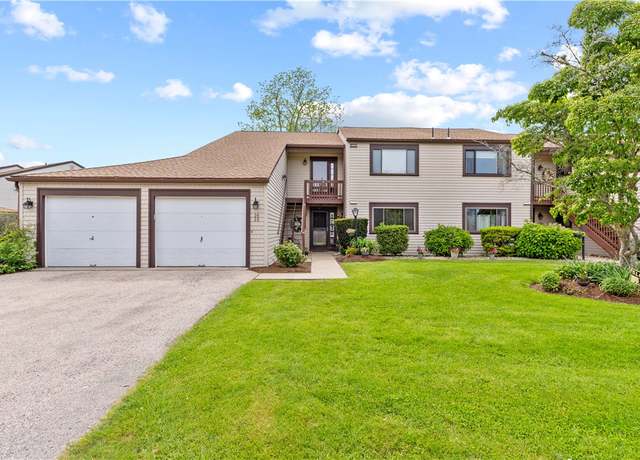 Property at 30 Sweet Meadow Ct #15, Narragansett, RI 02882, 2 beds, 1.5 baths
