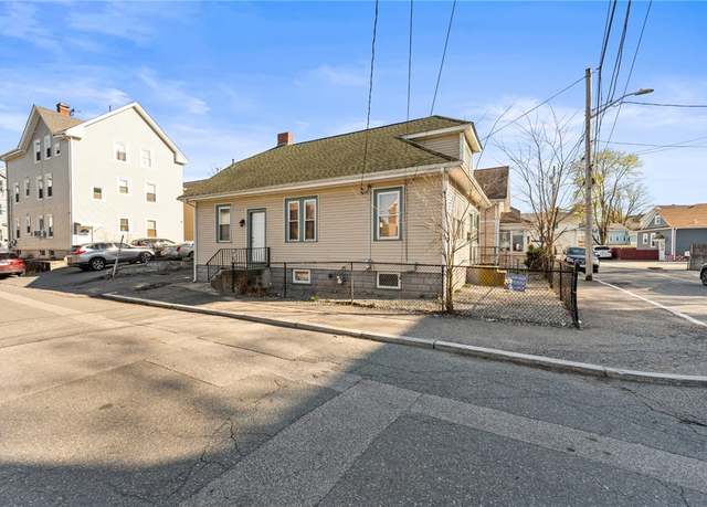 Property at 18 Crowninshield St, Providence, RI 02909, 4 beds, 3.5 baths