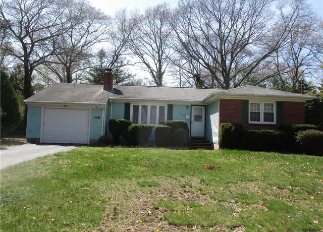 Property at 109 Elmwood Dr, North Kingstown, RI 02852, 3 beds, 1 bath