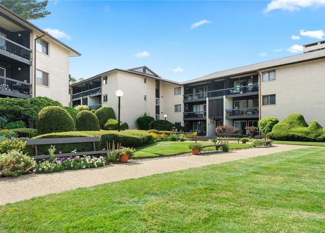 Property at 400 Narragansett Pkwy Unit WB-10, Warwick, RI 02888, 1 bed, 1 bath