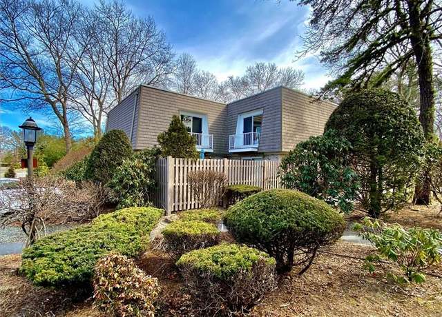 Property at 17 Caddy Rock Rd Unit D, North Kingstown, RI 02852, 2 beds, 2.5 baths