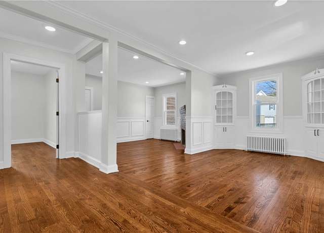 Property at 33 Grove Ave #2, Westerly, RI 02891, 2 beds, 1 bath