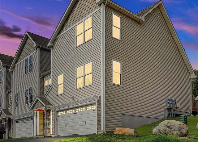 Property at 1302 Hunting Hill Dr, Cumberland, RI 02864, 2 beds, 2.5 baths