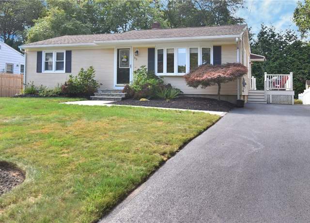 Property at 52 Woodridge Rd, Narragansett, RI 02882, 3 beds, 1 bath