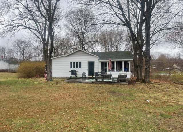 Property at 19 Hawkins Cir, Glocester, RI 02814, 0.5 baths