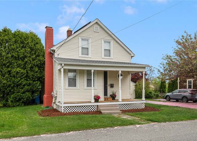 Property at 27 Hayes St, Cranston, RI 02920, 2 beds, 1.5 baths