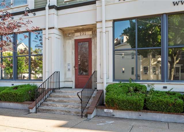 Property at 231 Douglas Ave Unit R05, Providence, RI 02908, 3 beds, 1 bath