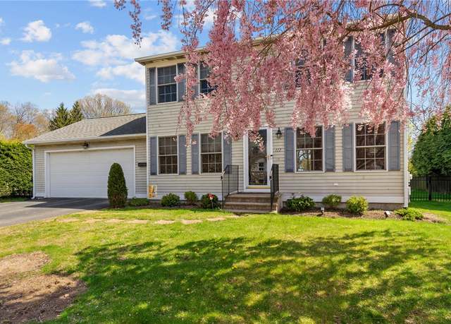 Property at 112 Greenwich Ave, Warwick, RI 02886, 3 beds, 1.5 baths