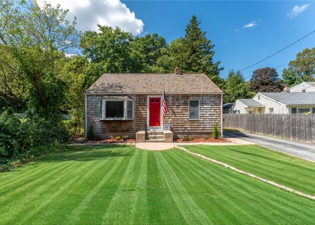 Property at 104 Knotty Oak Rd, Coventry, RI 02816, 3 beds, 1.5 baths