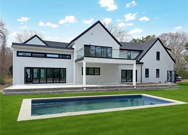 Property at 19 Castle Rd, Narragansett, RI 02882, 5 beds, 4.5 baths